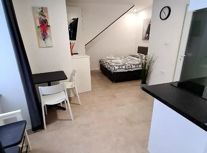 アパート Koper2stay *